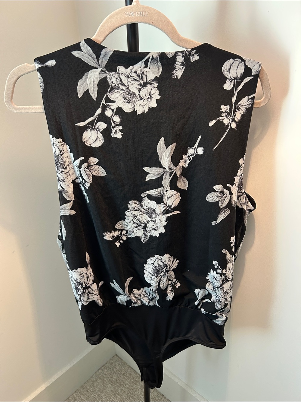 White House Black Market Black Floral Wrap Bodysuit - Picture 4 of 4